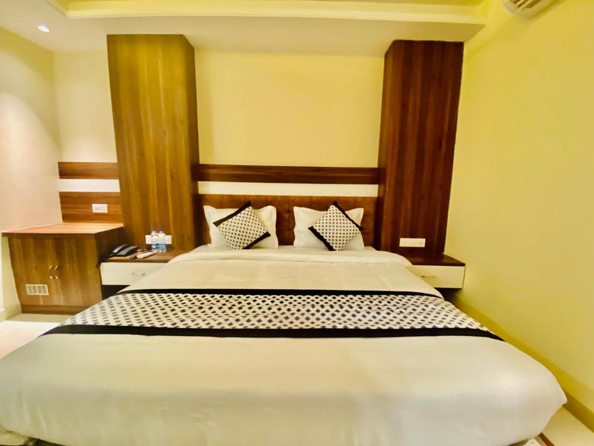 אמריצר Stay Near Golden Temple By An Hotels מראה חיצוני תמונה